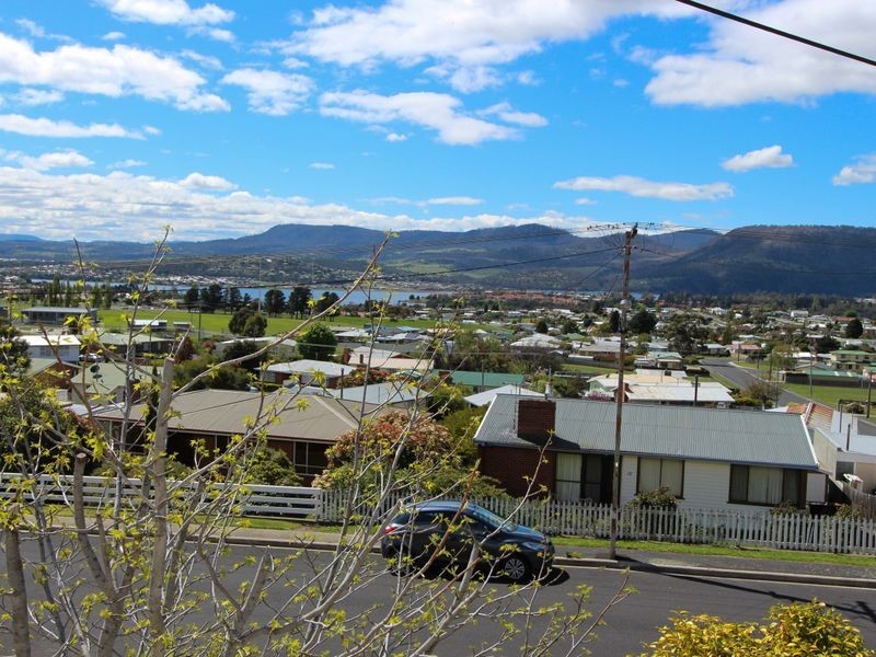28 Carnegie Street, Claremont TAS 7011