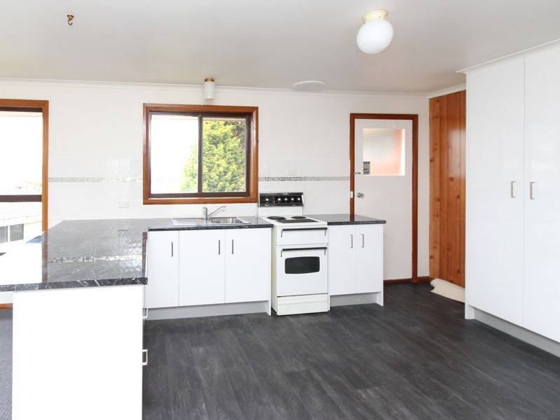 2/1 Riseley Court, Lenah Valley TAS 7008