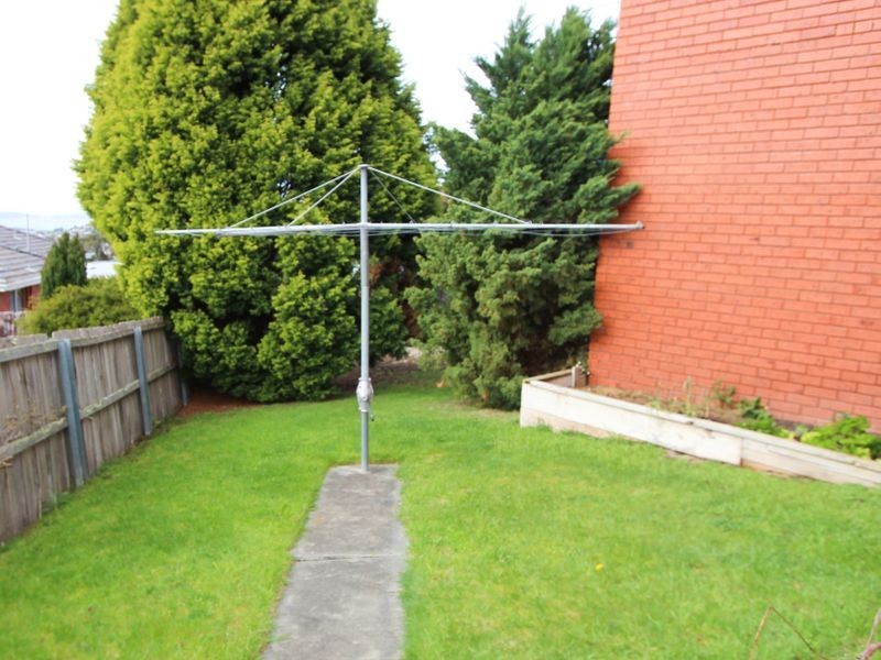 2/1 Riseley Court, Lenah Valley TAS 7008