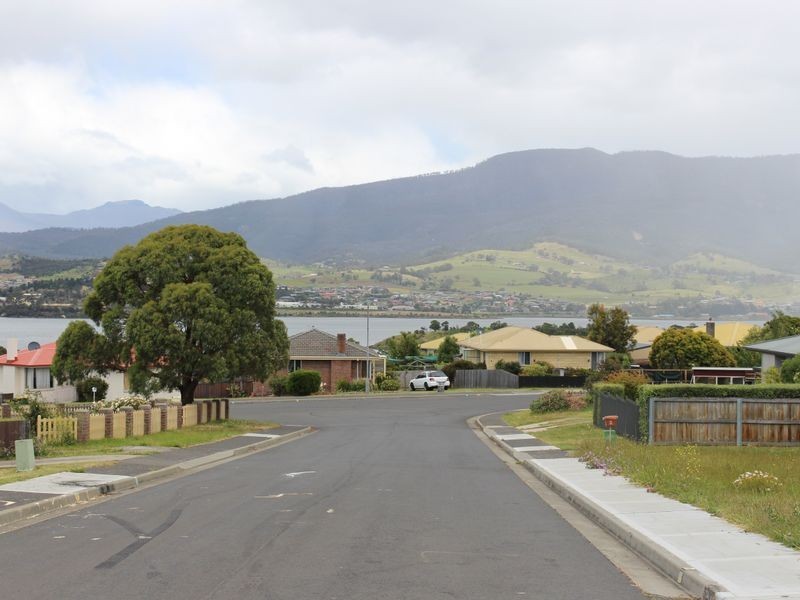 4 Burge Place, Herdsmans Cove TAS 7030