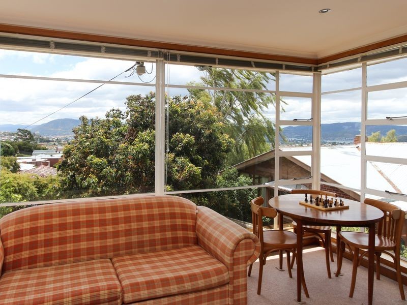 106 Doyle Avenue, Lenah Valley TAS 7008