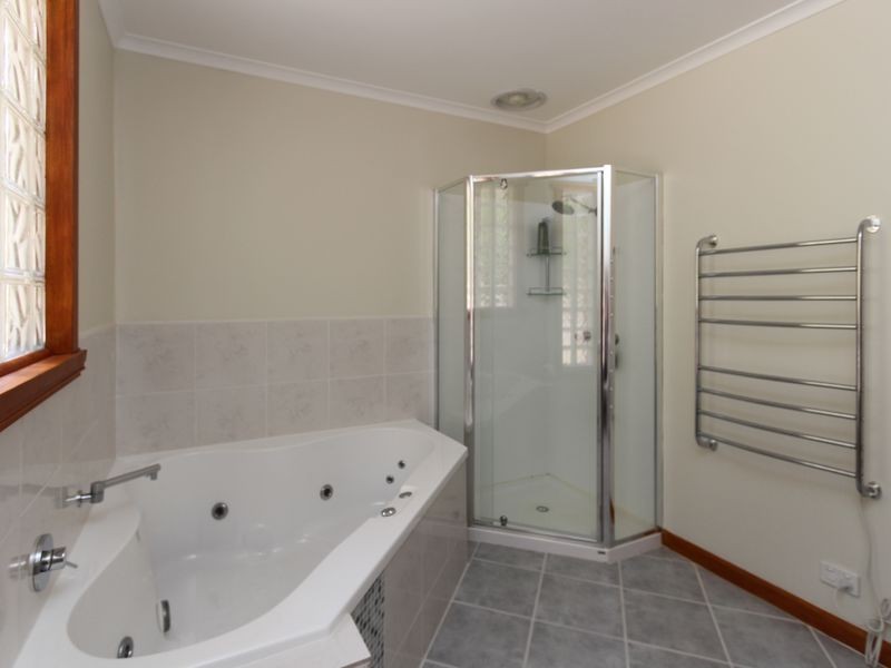 106 Doyle Avenue, Lenah Valley TAS 7008