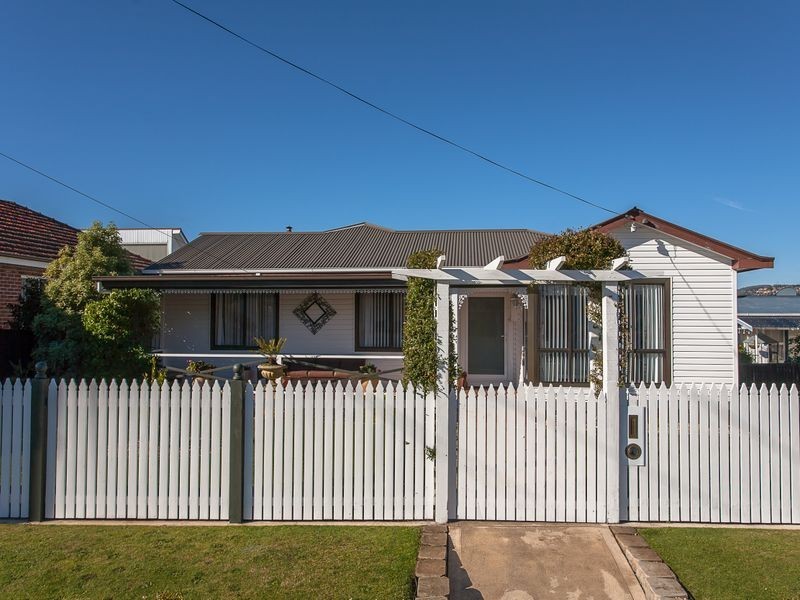 11 Huntley Street, Montrose TAS 7010