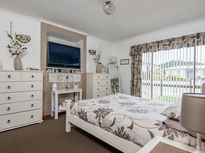 11 Huntley Street, Montrose TAS 7010