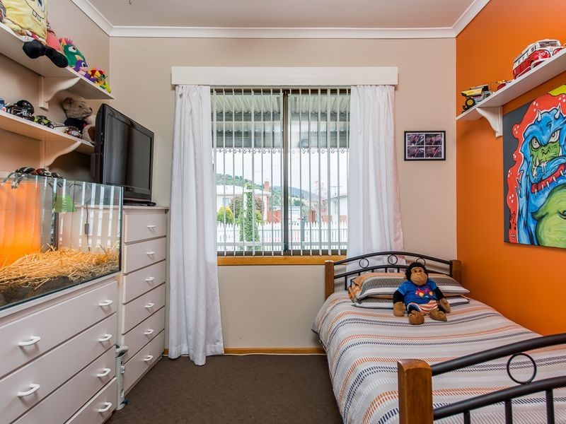 11 Huntley Street, Montrose TAS 7010