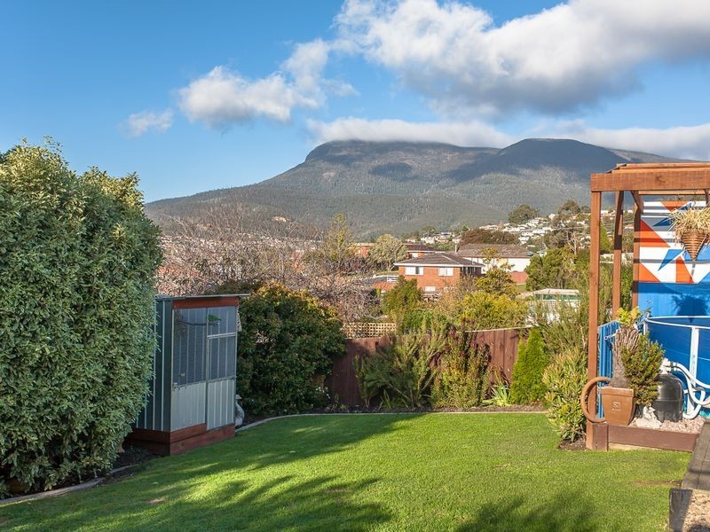 11 Huntley Street, Montrose TAS 7010