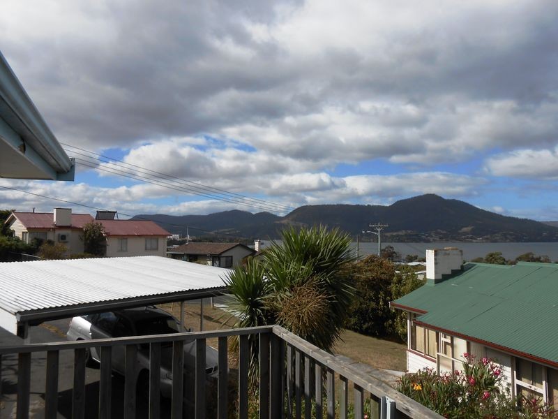 13 Tooma Avenue, Berriedale TAS 7011