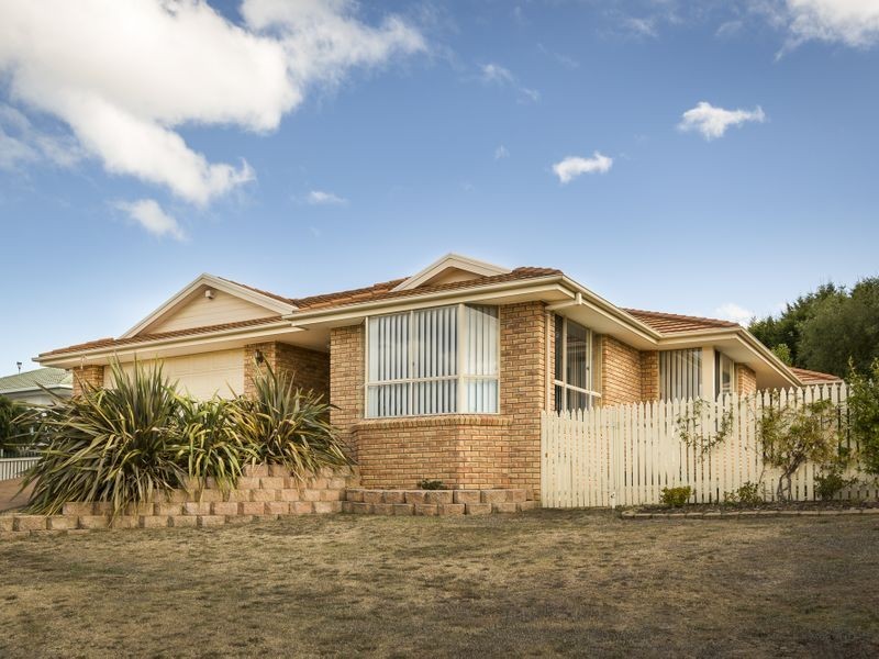 2 Pinot Court, Berriedale TAS 7011
