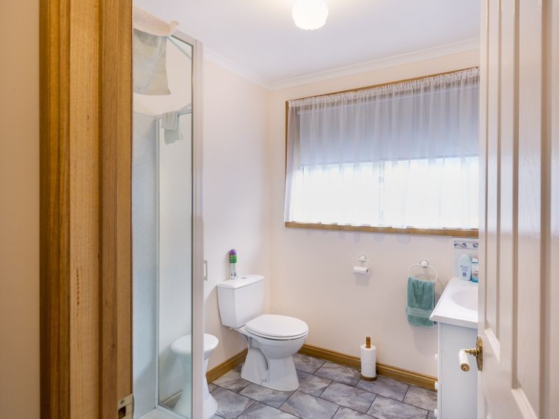 2 Pinot Court, Berriedale TAS 7011