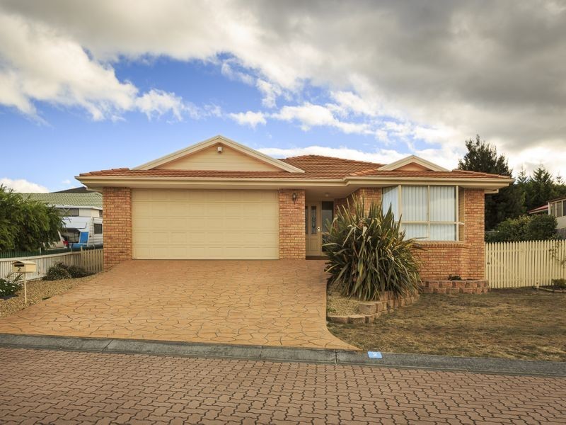 2 Pinot Court, Berriedale TAS 7011