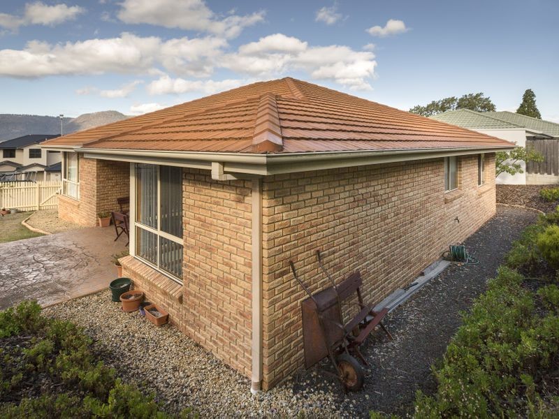 2 Pinot Court, Berriedale TAS 7011