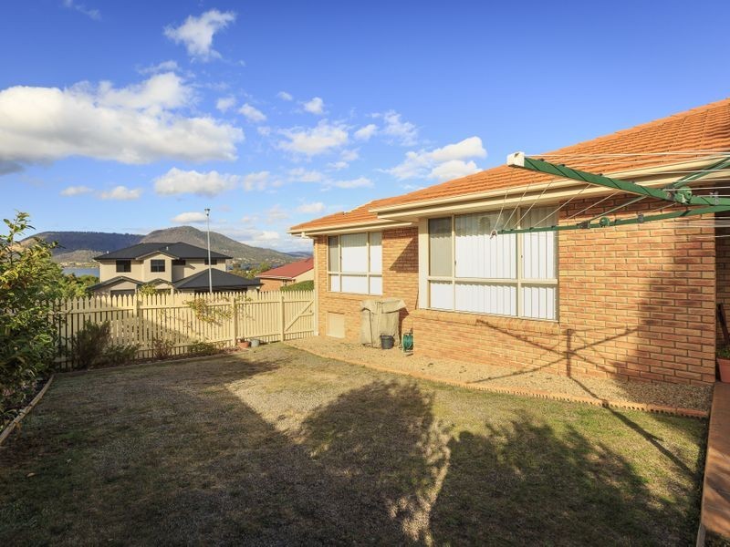 2 Pinot Court, Berriedale TAS 7011