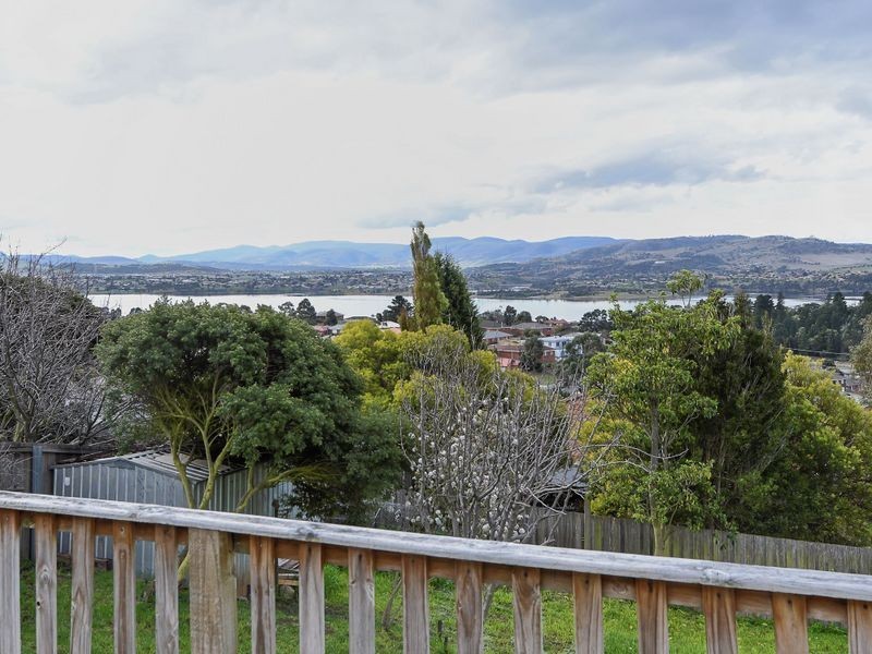 6 Newitt Drive, Austins Ferry TAS 7011