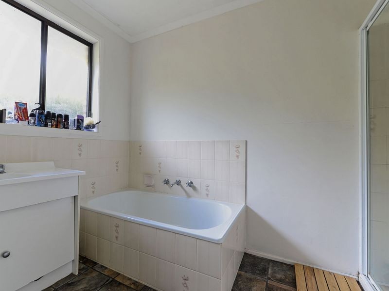6 Newitt Drive, Austins Ferry TAS 7011