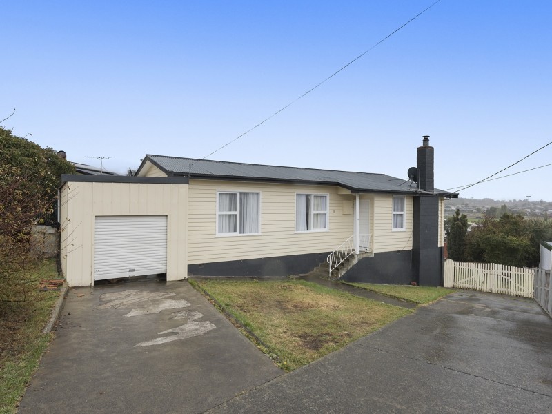 10 Centenary Crescent, Claremont TAS 7011