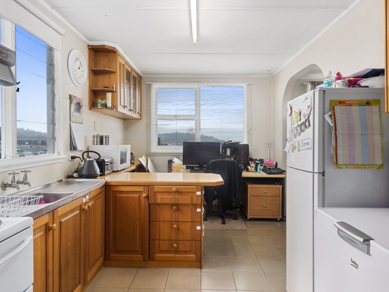 10 Centenary Crescent, Claremont TAS 7011