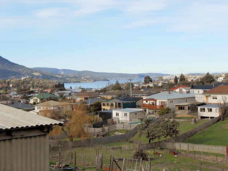 9 Leighland Road, Claremont TAS 7011