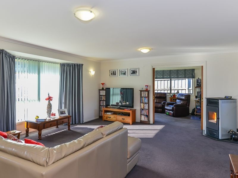 9 Virgilians Drive, Austins Ferry TAS 7011