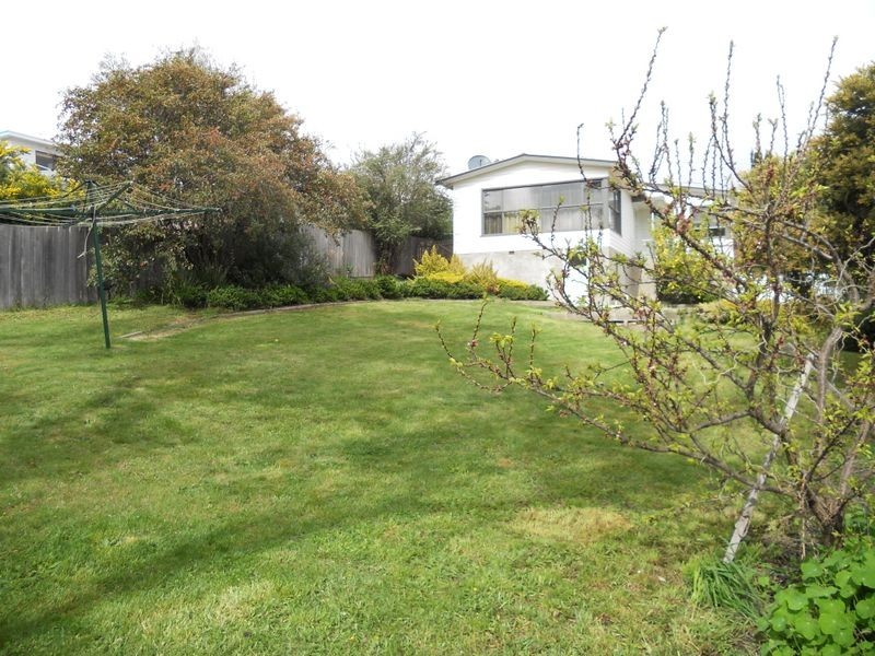 11 Vernon Avenue, Montrose TAS 7010