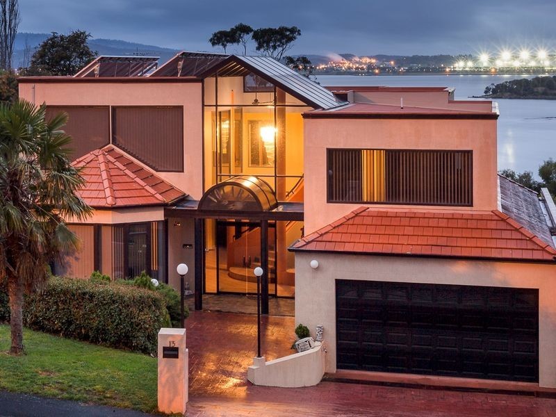 13 Lowestoft Avenue, Berriedale TAS 7011