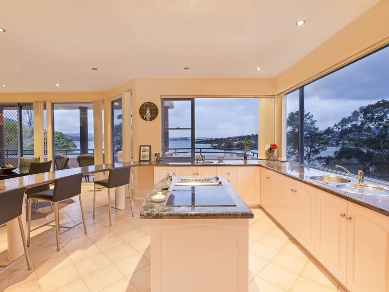 13 Lowestoft Avenue, Berriedale TAS 7011