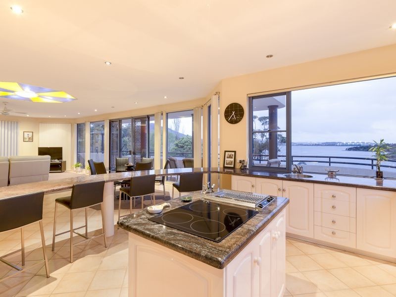 13 Lowestoft Avenue, Berriedale TAS 7011