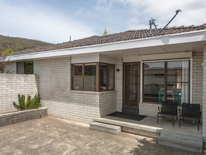 8 Tiersen Place, Sandy Bay TAS 7005