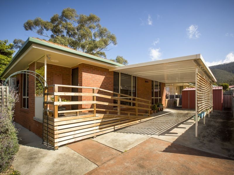 2/5 Godfrey Road, Claremont TAS 7011