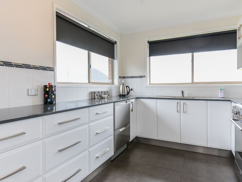 21 Clives Avenue, Old Beach TAS 7017