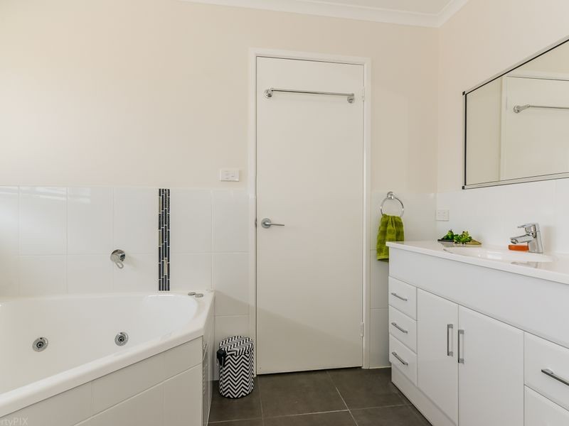 21 Clives Avenue, Old Beach TAS 7017