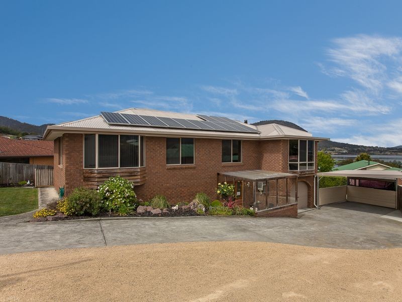 21 Clives Avenue, Old Beach TAS 7017