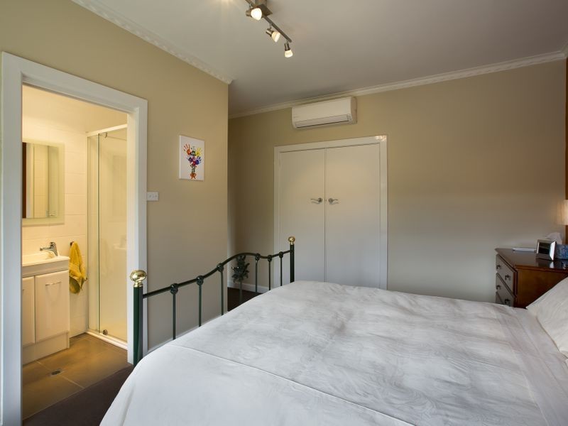 26 Edge Avenue, Lenah Valley TAS 7008