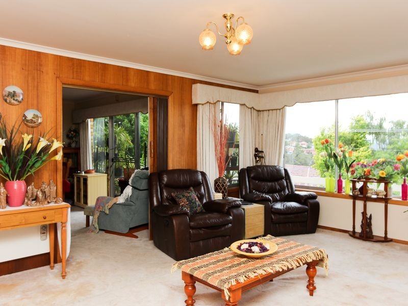 32 Alwyn Road, Lenah Valley TAS 7008