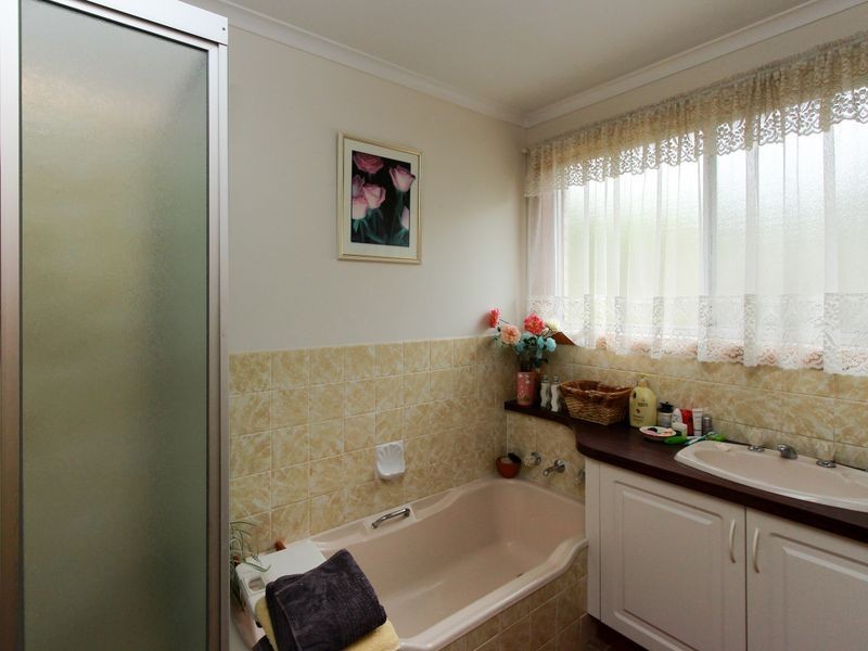 32 Alwyn Road, Lenah Valley TAS 7008