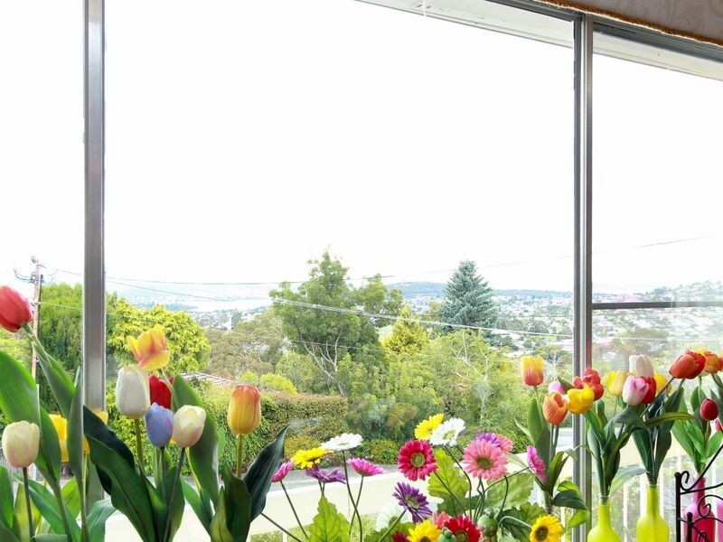 32 Alwyn Road, Lenah Valley TAS 7008