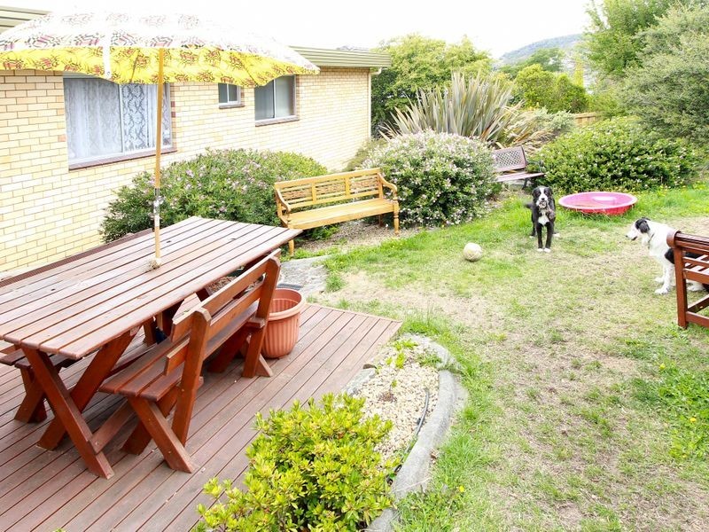 32 Alwyn Road, Lenah Valley TAS 7008