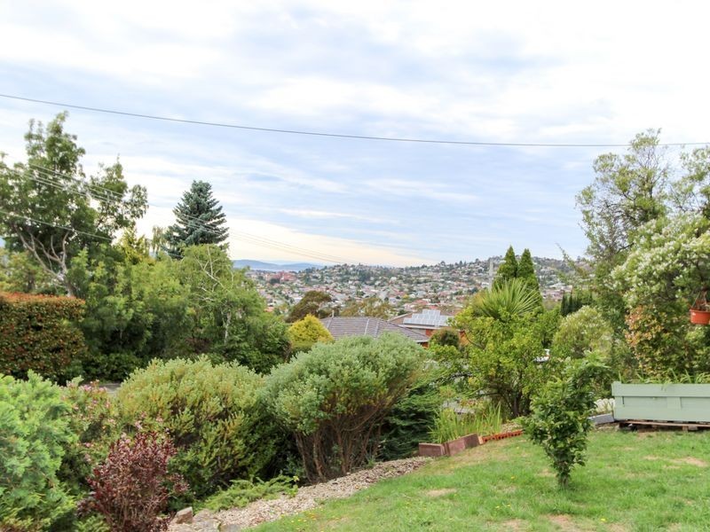 32 Alwyn Road, Lenah Valley TAS 7008