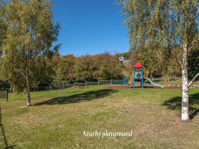 3/6 Broadby Drive, Lenah Valley TAS 7008