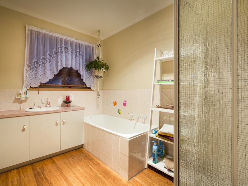 10 Lesdelle Street, Claremont TAS 7011