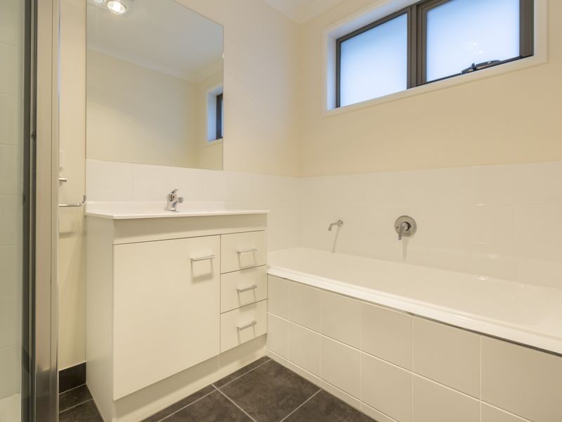 2a & 2b Benboyd Circle, Rokeby TAS 7019