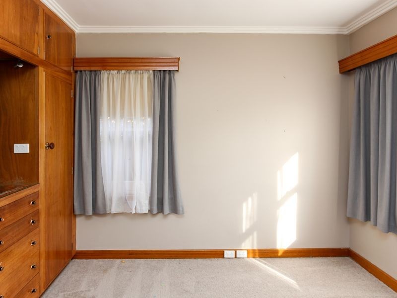 11 Barclay Crescent, Rosetta TAS 7010