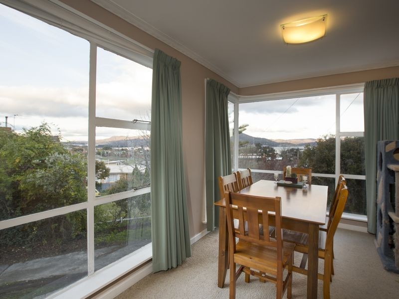 11 Kingswood Crescent, Berriedale TAS 7011