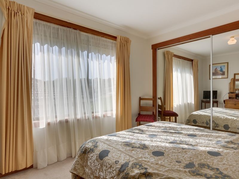 18 Chandos Drive, Berriedale TAS 7011