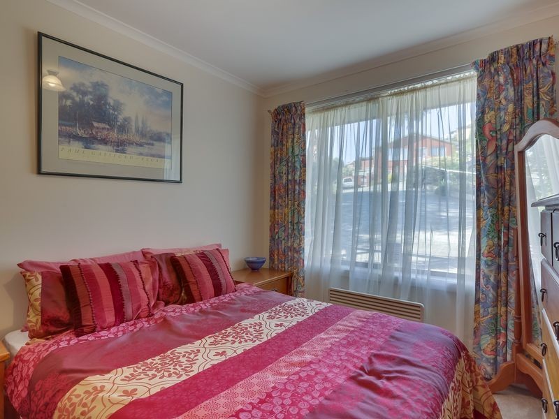 18 Chandos Drive, Berriedale TAS 7011