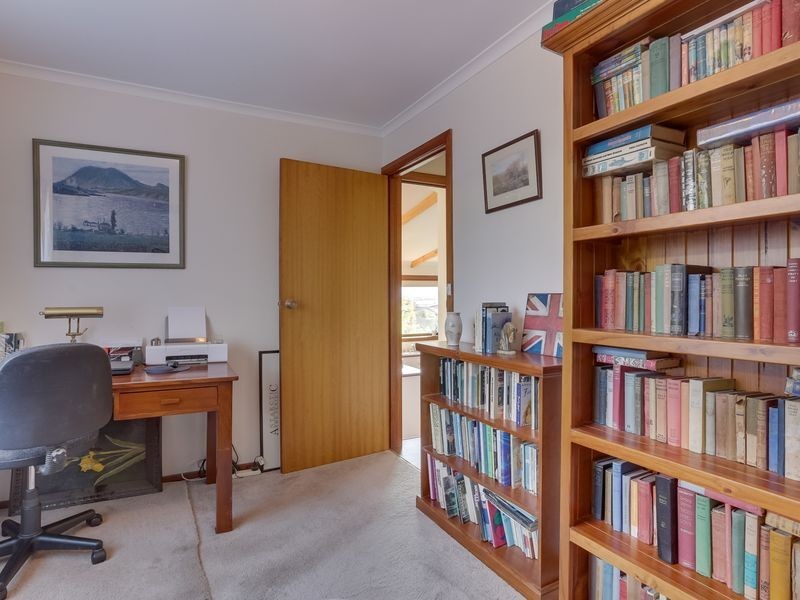 18 Chandos Drive, Berriedale TAS 7011