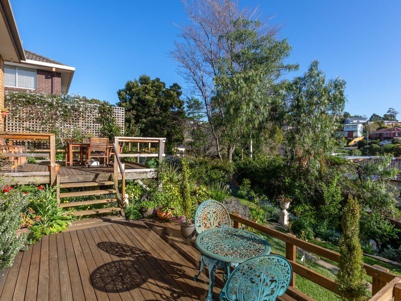 18 Chandos Drive, Berriedale TAS 7011