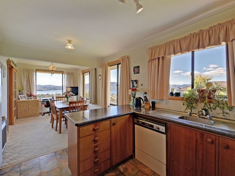 8 Binya Street, Glenorchy TAS 7010