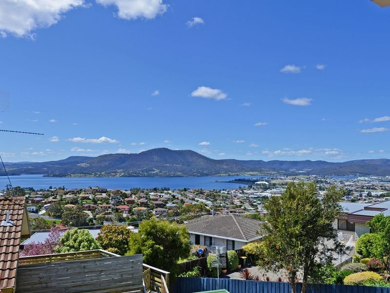 8 Binya Street, Glenorchy TAS 7010