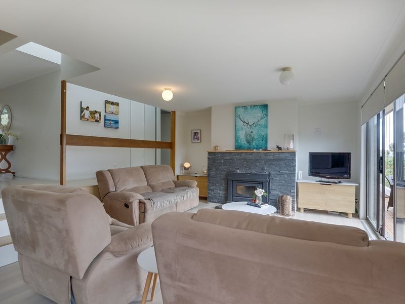 37 Robin Court, Lindisfarne TAS 7015