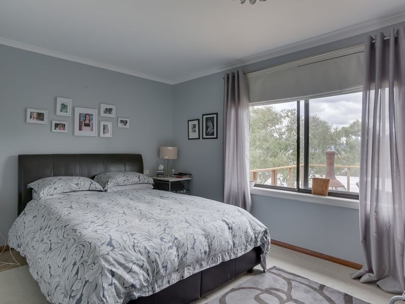 37 Robin Court, Lindisfarne TAS 7015